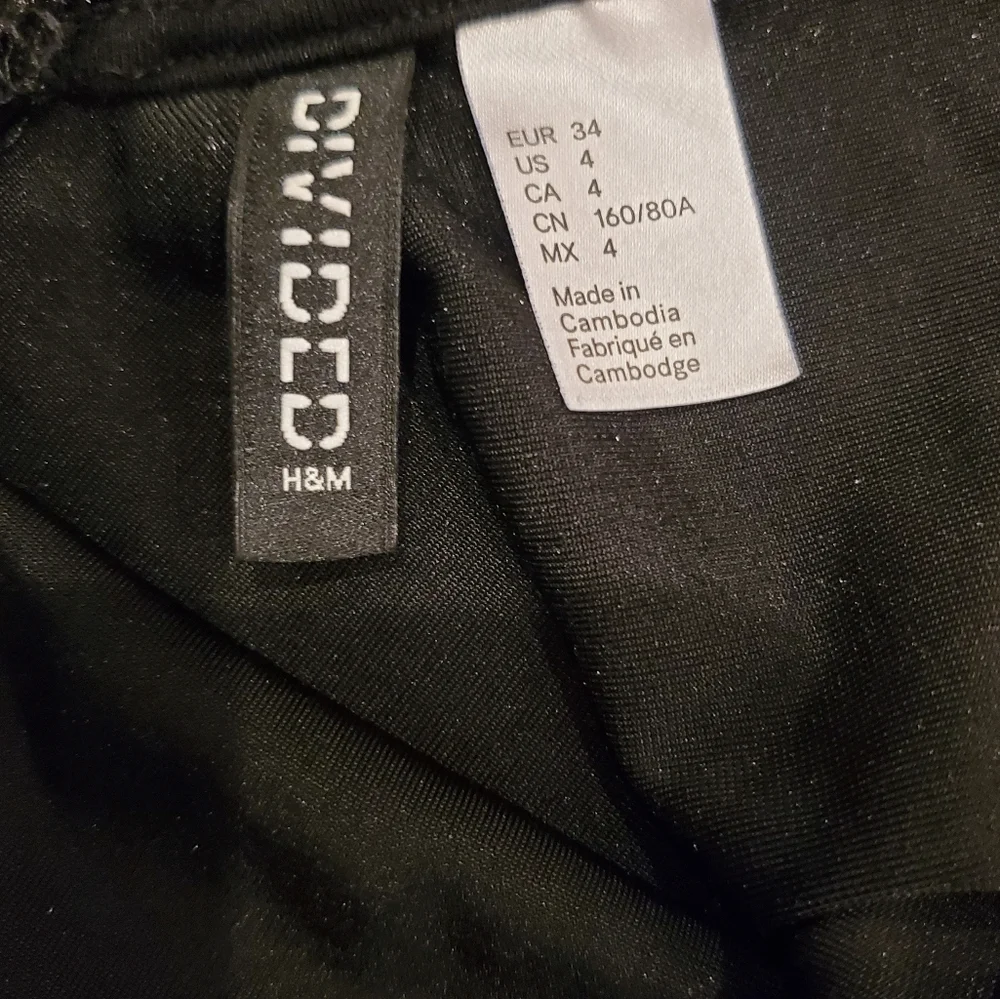 H&M DIVIDED Black Velvet Dress Size 4 - Picture 9 of 9